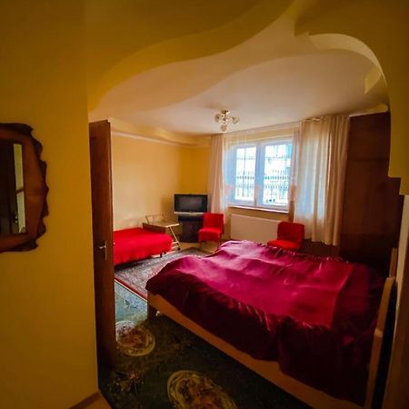 Domashnya Saduba Hotel Moekatsjeve Buitenkant foto