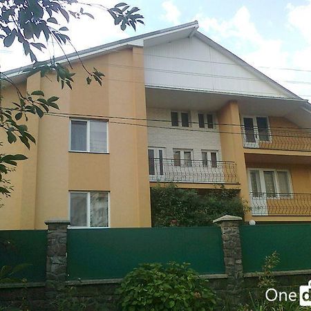 Domashnya Saduba Hotel Moekatsjeve Buitenkant foto