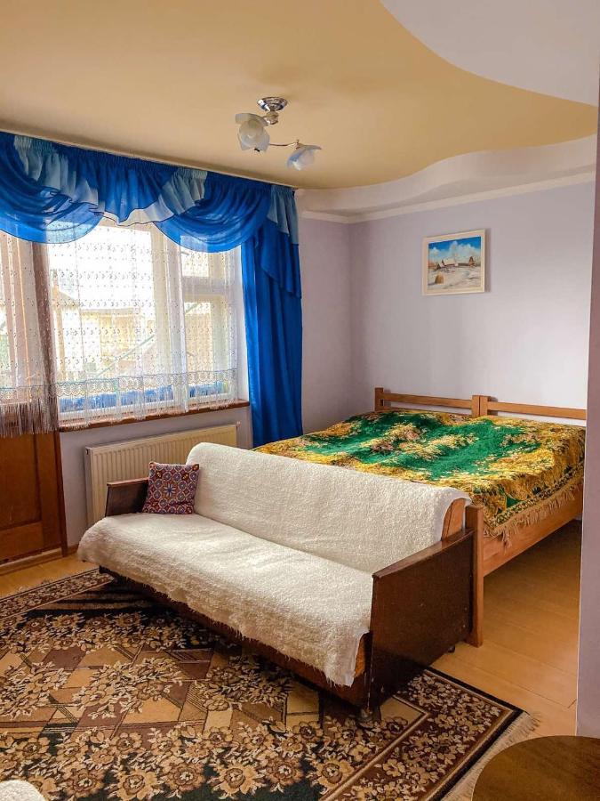 Domashnya Saduba Hotel Moekatsjeve Buitenkant foto