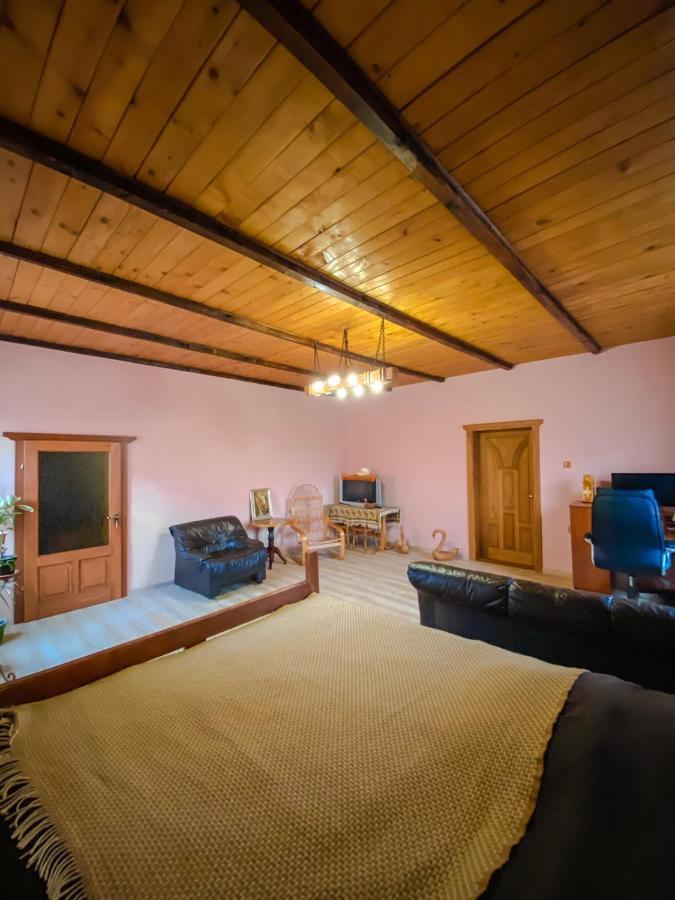 Domashnya Saduba Hotel Moekatsjeve Buitenkant foto